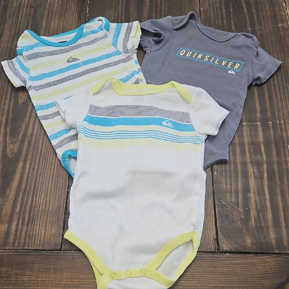 Quiksilver Bodysuit Set Size 6-9m